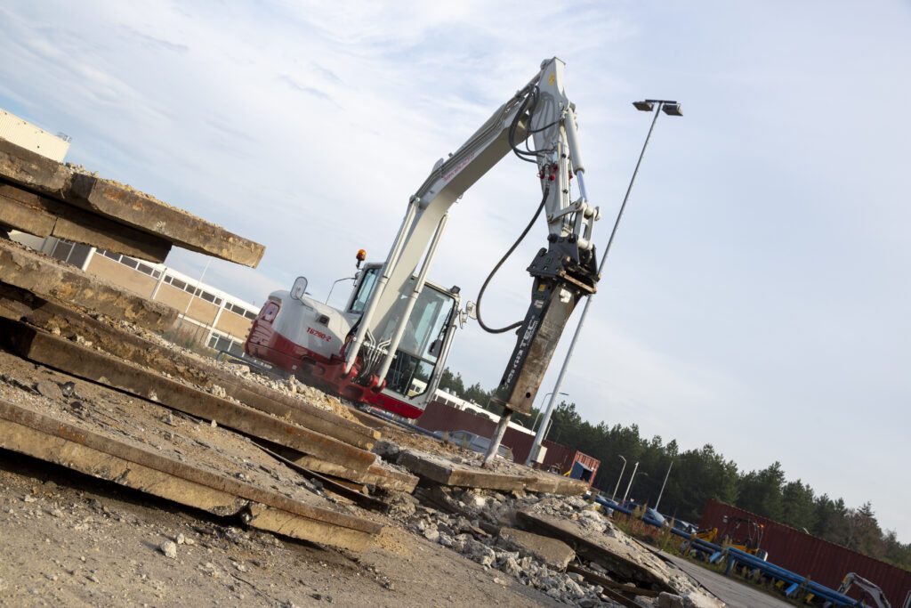 Takeuchi TB290-2 graafmachine met sloophamer
