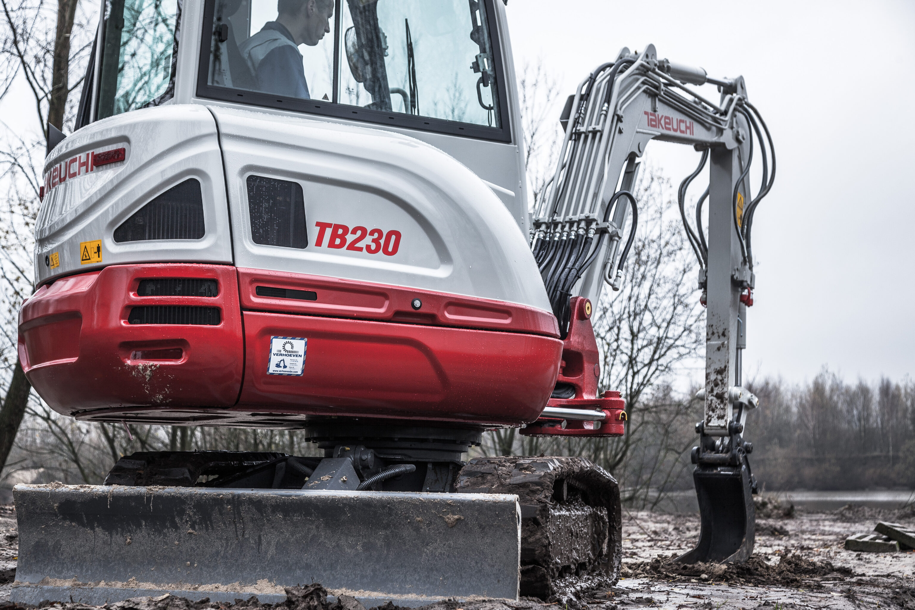 Takeuchi TB230 mingraver ideaal voor kabelleggers