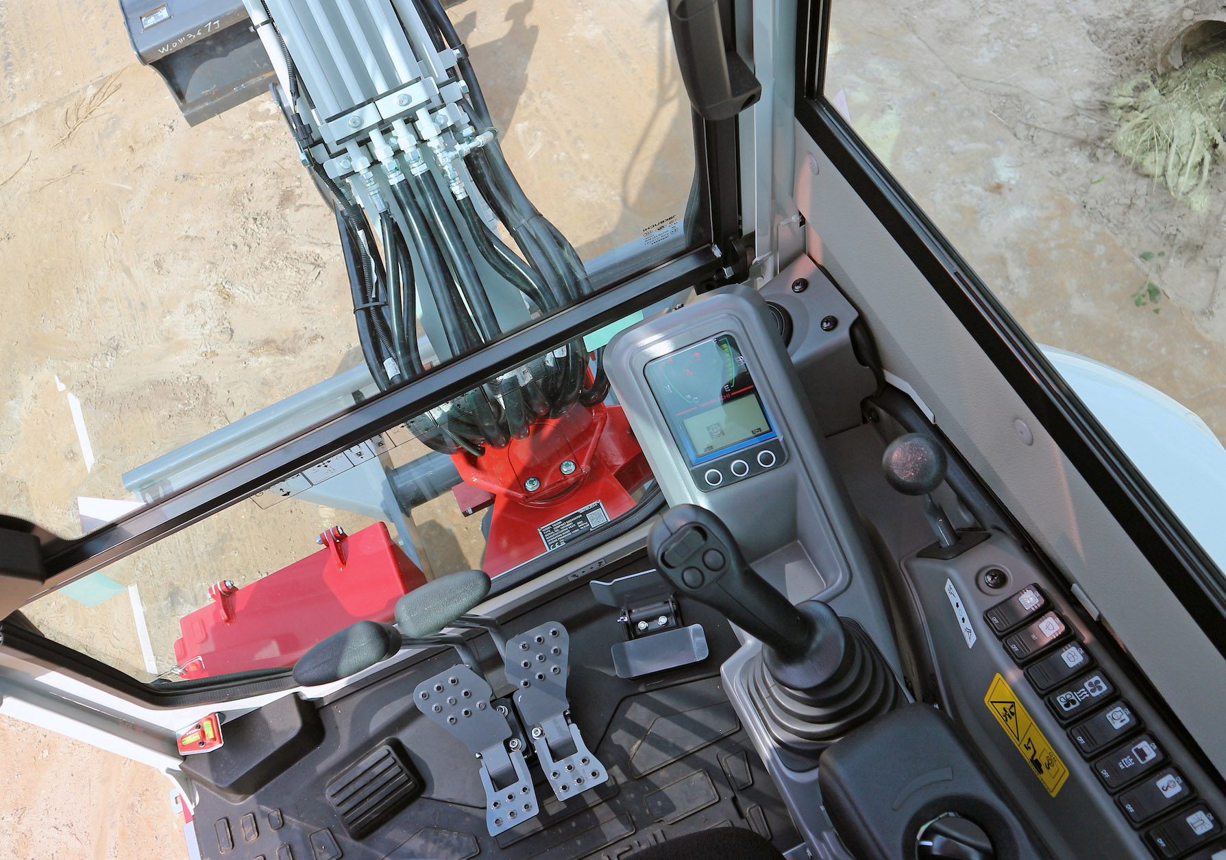 Bovenaanzicht van de cabine van de TB325R