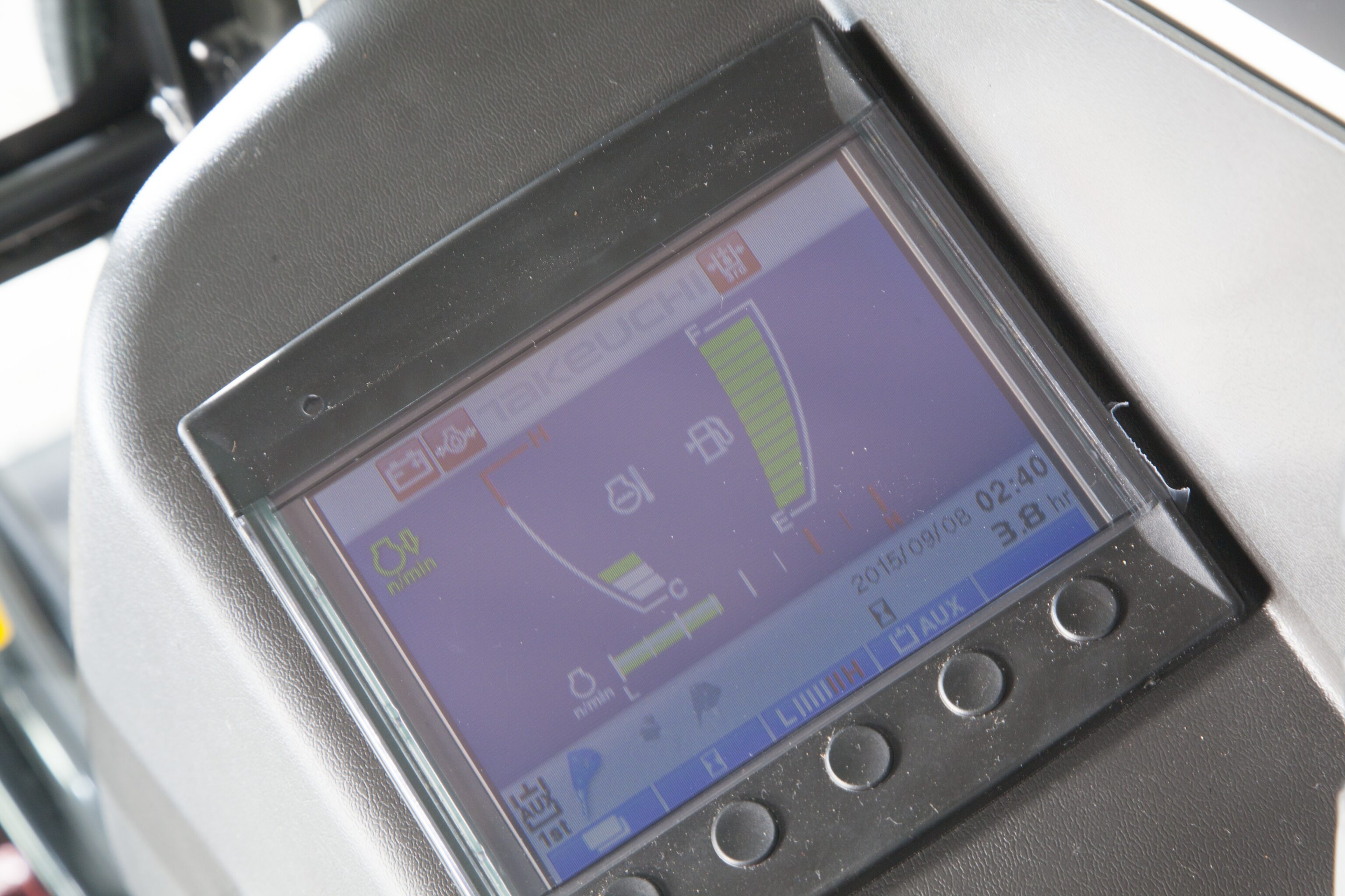 Bedieningsdisplay van een Takeuchi TB230 graafmachine