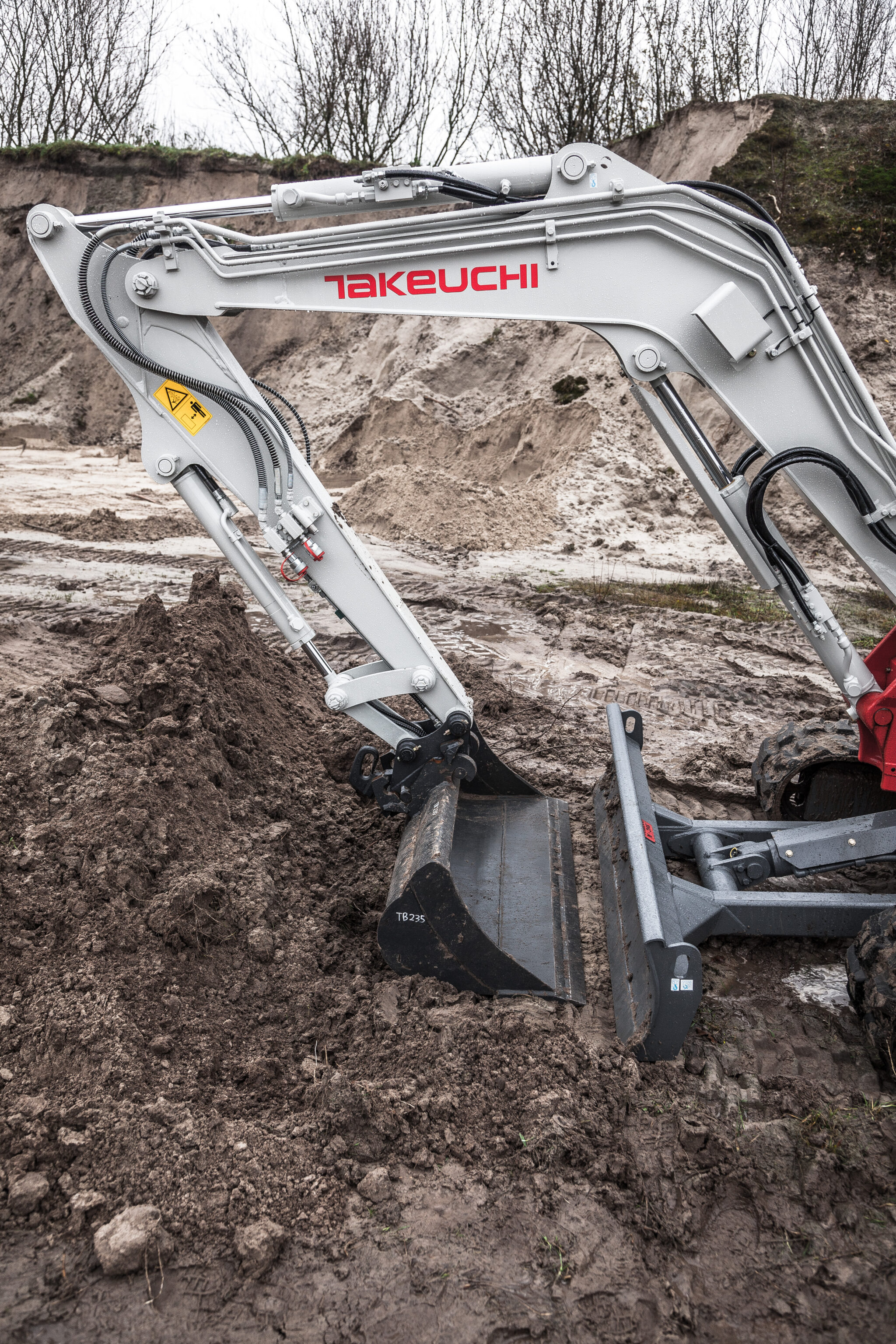 Takeuchi TB240 graafmachine hefcilinderbeveiliging
