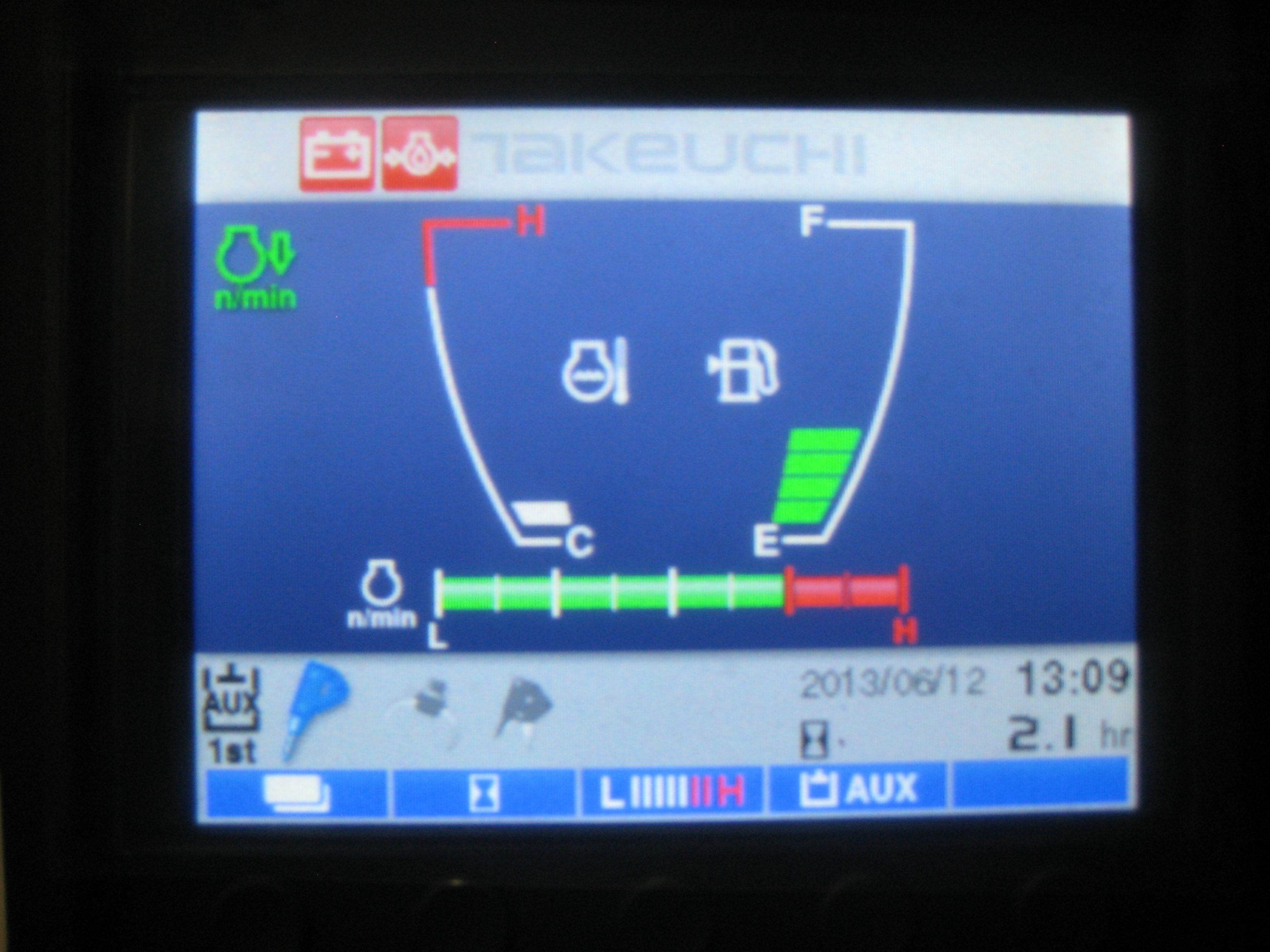 Pelle Takeuchi TB260 avec écran LCD couleur