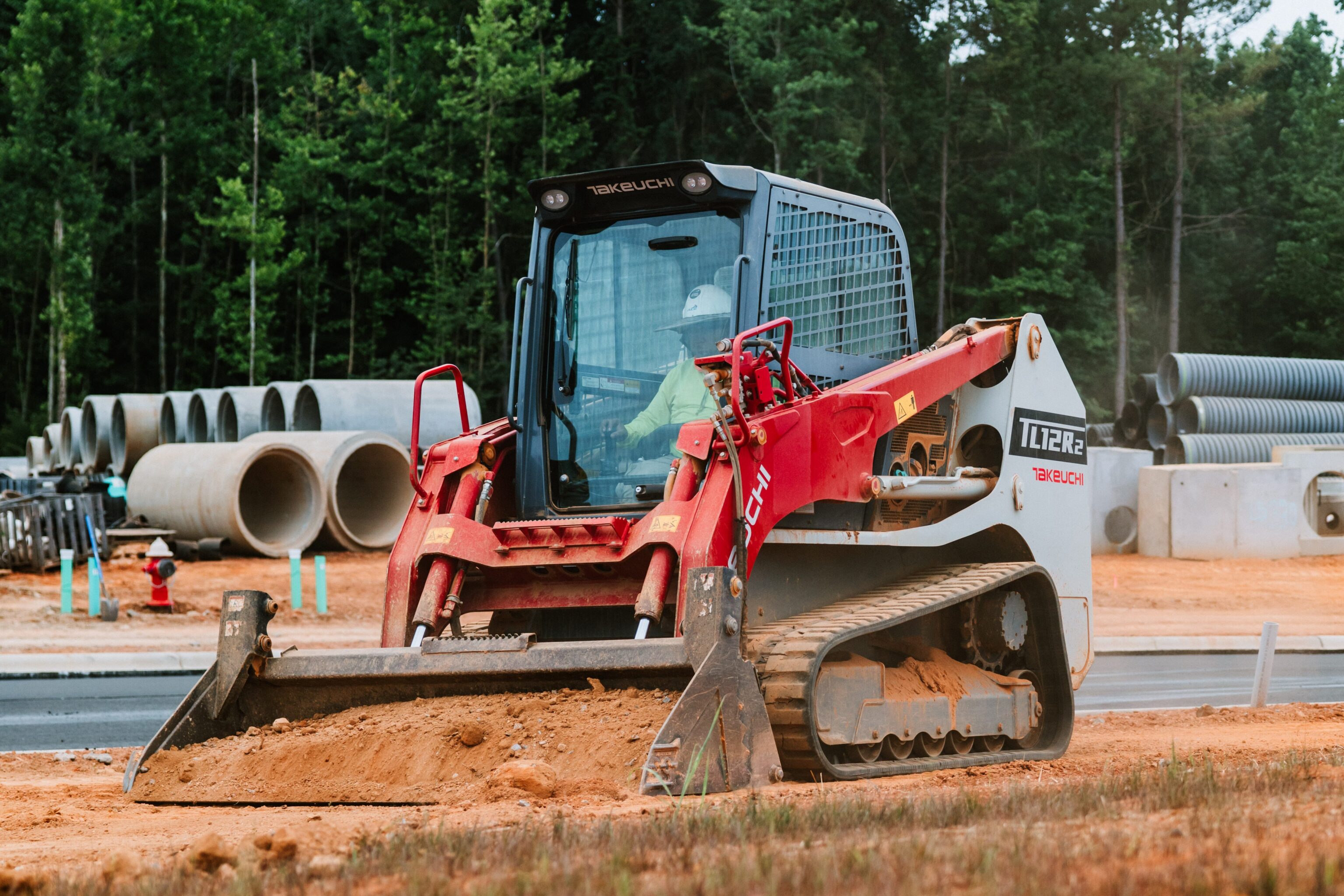 Takeuchi TL12R2 schranklader in de wegenbouw