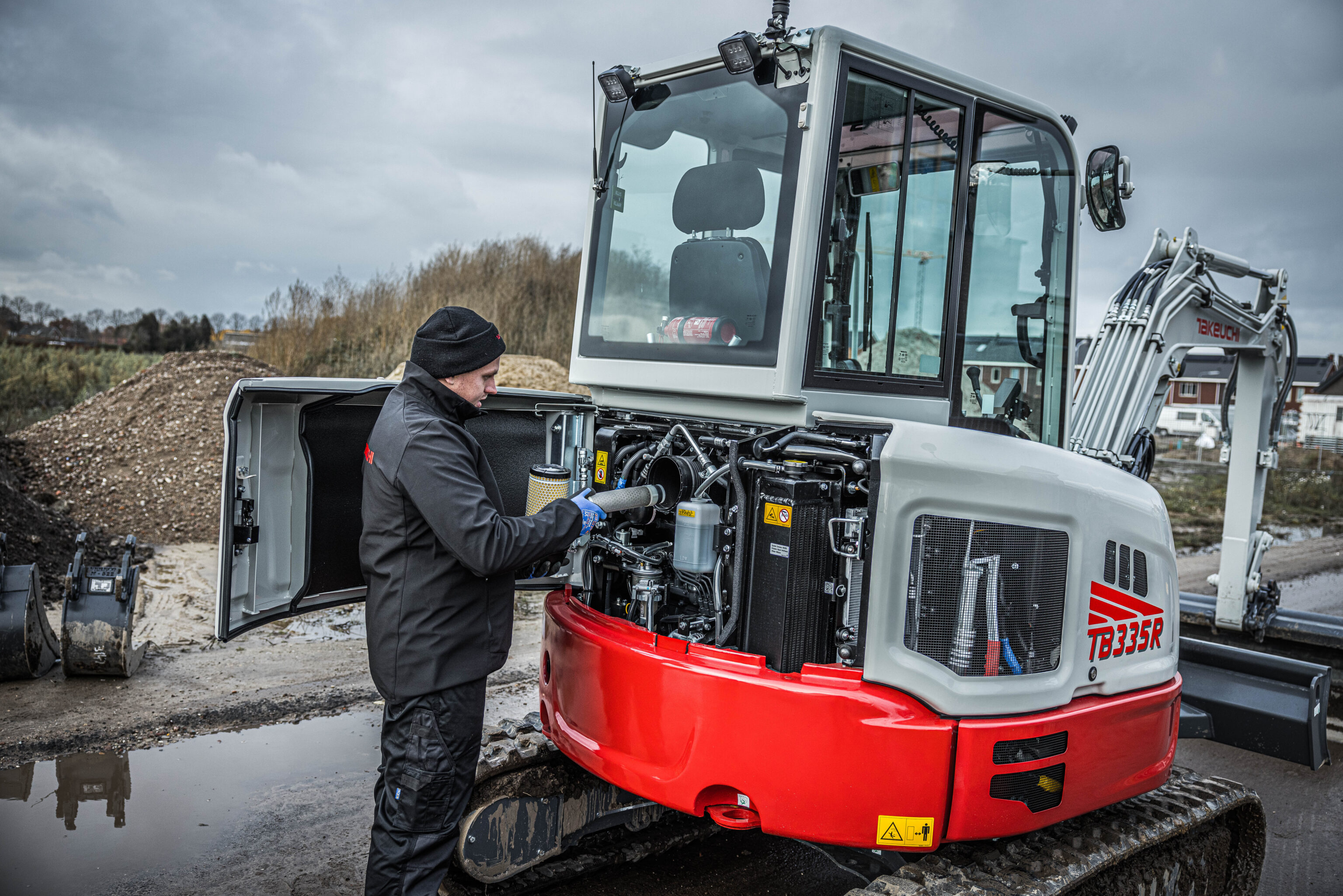 De toegankelijkheid van het motorcompartiment van de TB335R